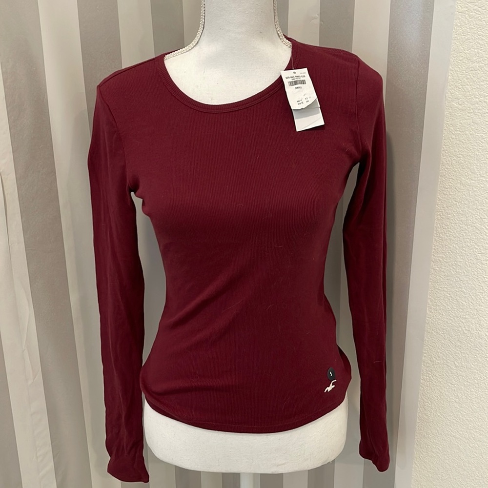 Small hollister long sleeve basic